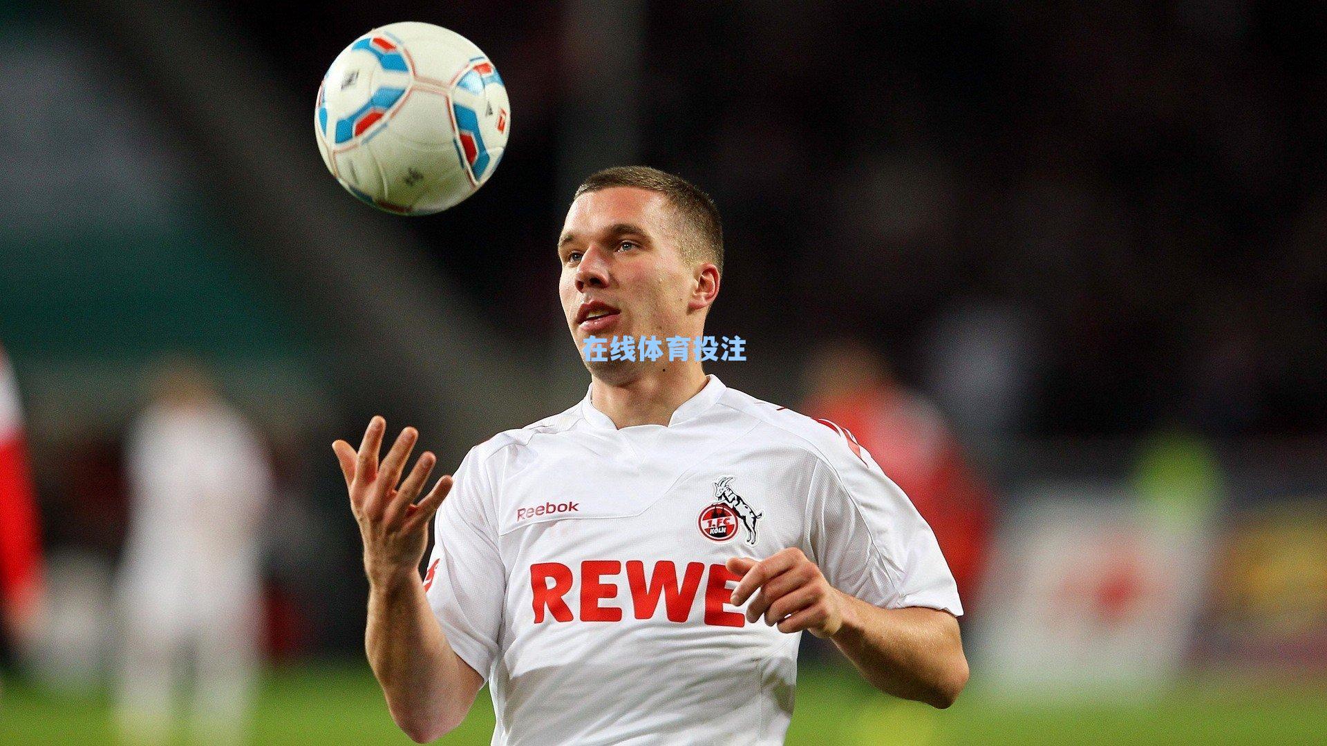 欧战传奇再续！诺丁汉森林主场2-0力克波尔图，时隔近三十年重迎胜利曙光